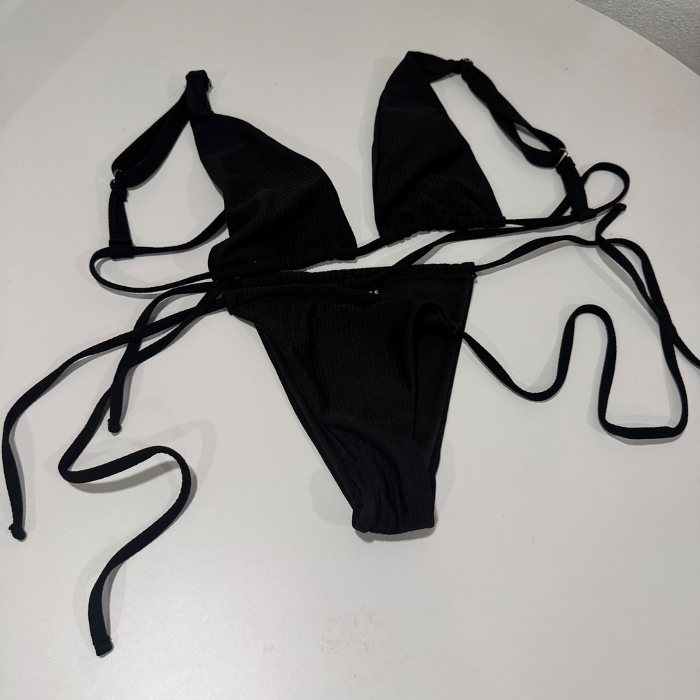 Quatre Minimal Sustainable Ribbed Bikini Set Black Triangle Top Medium Bottoms
